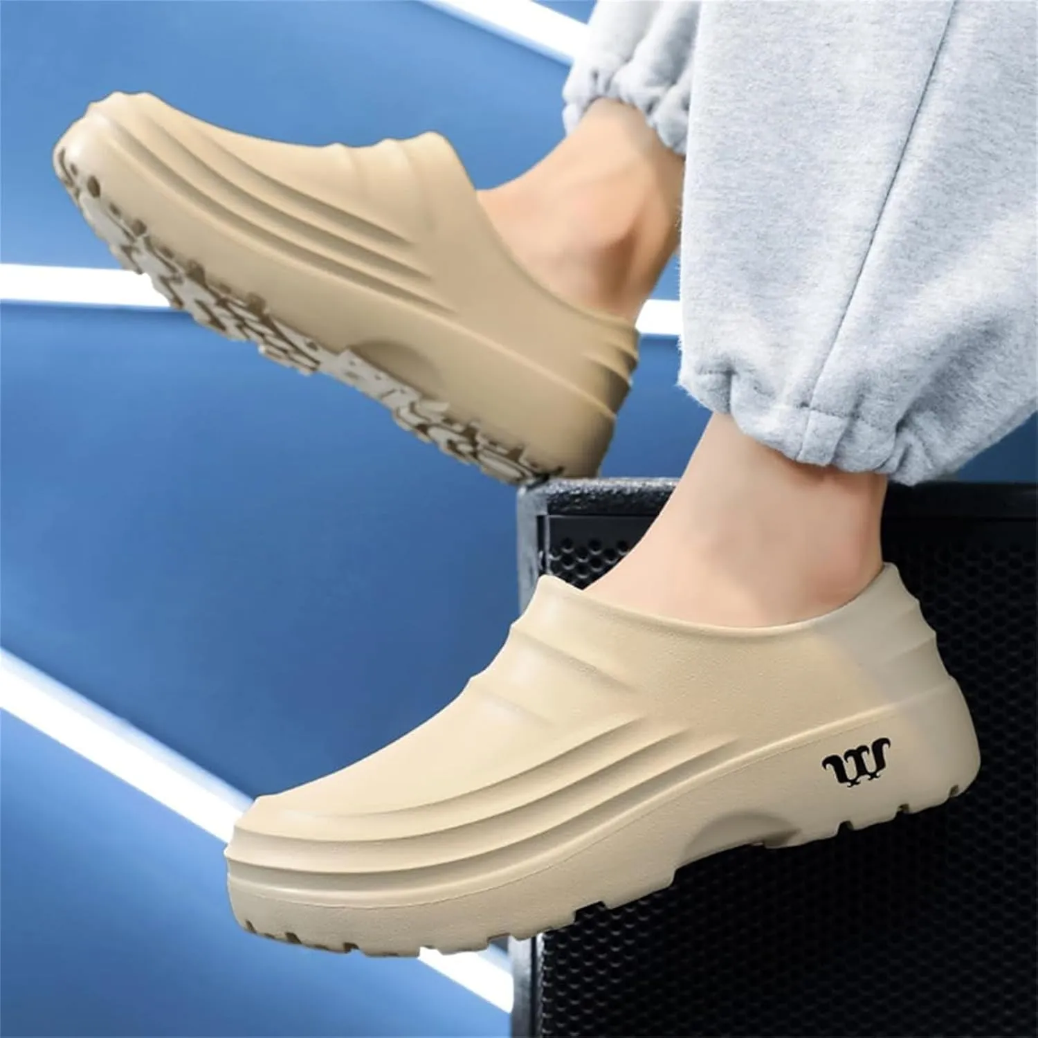 Armadillo Clogs Nurse Shoes for Women Men Non Slip Chef Shoes Oil Resistant Kitchen Work Boots for Men Waterproof Wide Width Sneakers Health Care and Food Service Shoe Garden Unisex