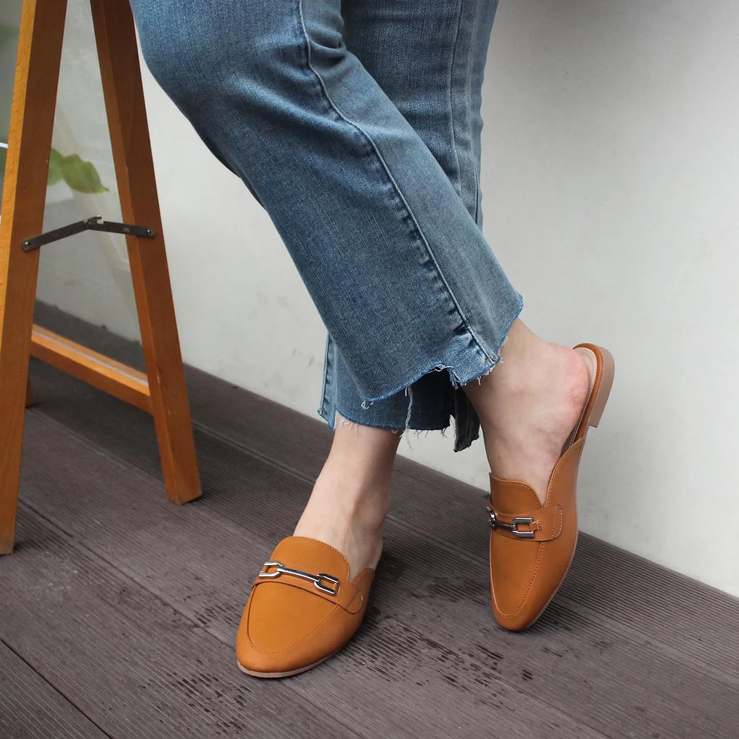 Hawkwell Women's Metal Chain Decor Backless Slip on Slides Loafer Shoes Flats Comfortable Round Toe Mules