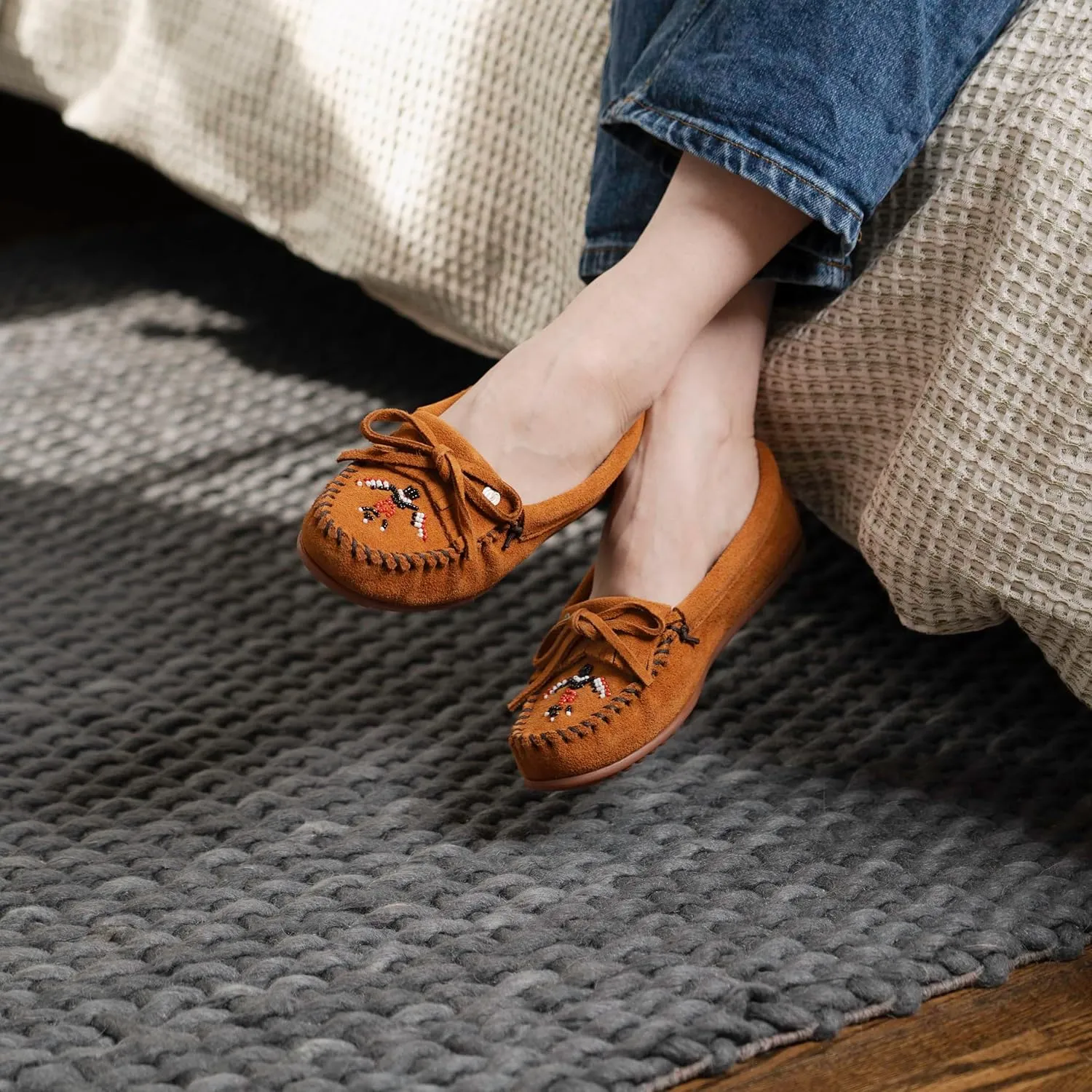 Minnetonka Women’s Thunderbird “Animikii” Hardsole – Moccasins for Women with a Classic Leather Moccasin Silhouette, Cushioned Footbed, and Beaded Moccasin Design