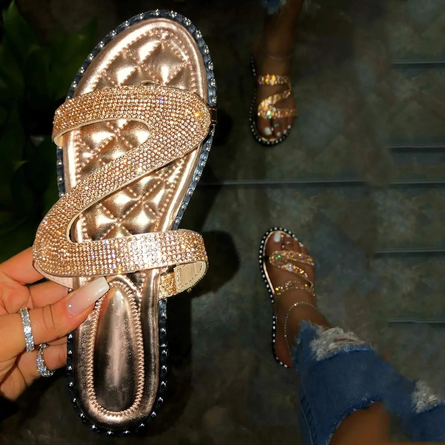 Shiny Rhinestone Flat Sandals for Women Open Toe Slip On Flip Flops Summer Outdoor Beach Travel Flats Party Club Shoes