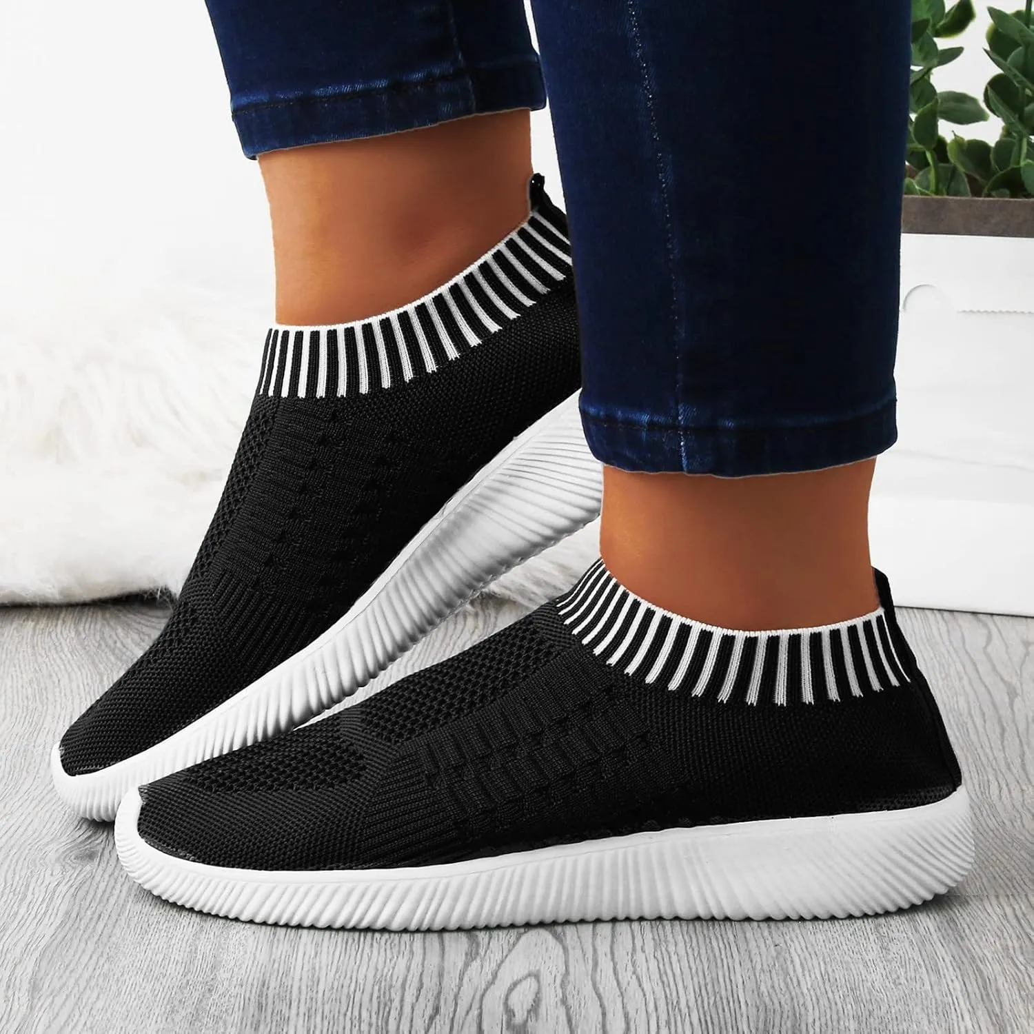 Women Slip On Sneakers Lightweight Walking Shoes Breathable Mesh Casual Comfortable Flats Non Slip Loafers
