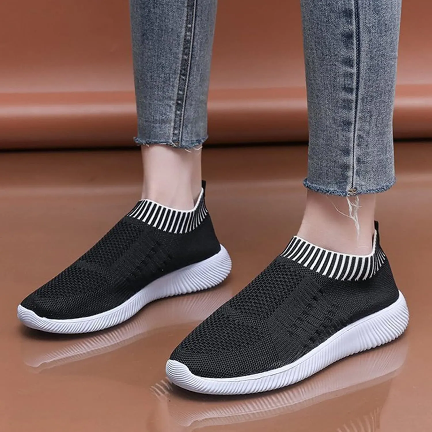 Women Slip On Sneakers Lightweight Walking Shoes Breathable Mesh Casual Comfortable Flats Non Slip Loafers