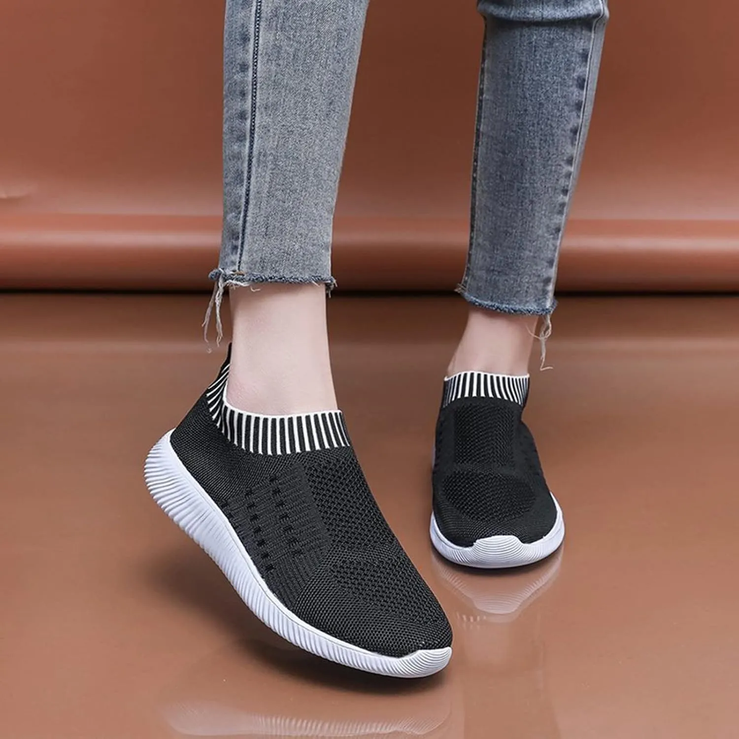 Women Slip On Sneakers Lightweight Walking Shoes Breathable Mesh Casual Comfortable Flats Non Slip Loafers